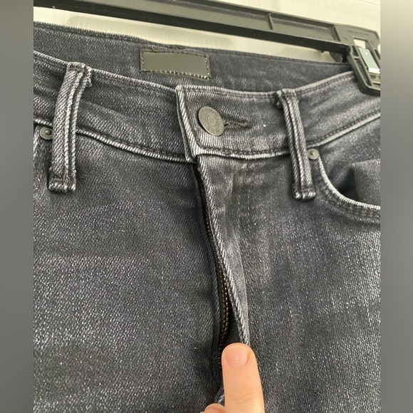 Mother The Weekender Fray Jeans In Deep End Dark Gray Wash Size 24 Flare - Picture 7 of 14